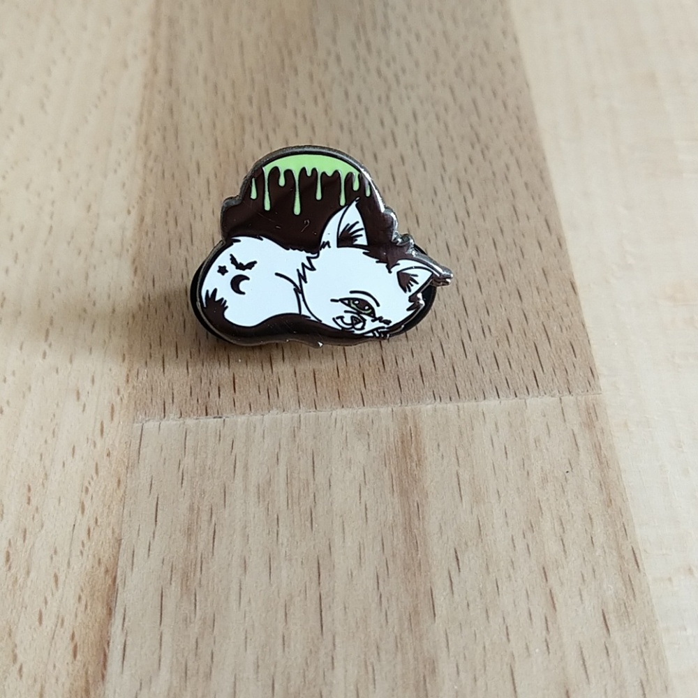 Cat enamel pin